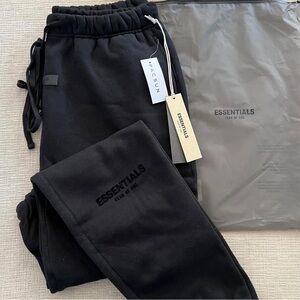 Black Essential Sweatpants Sizes S-M-L